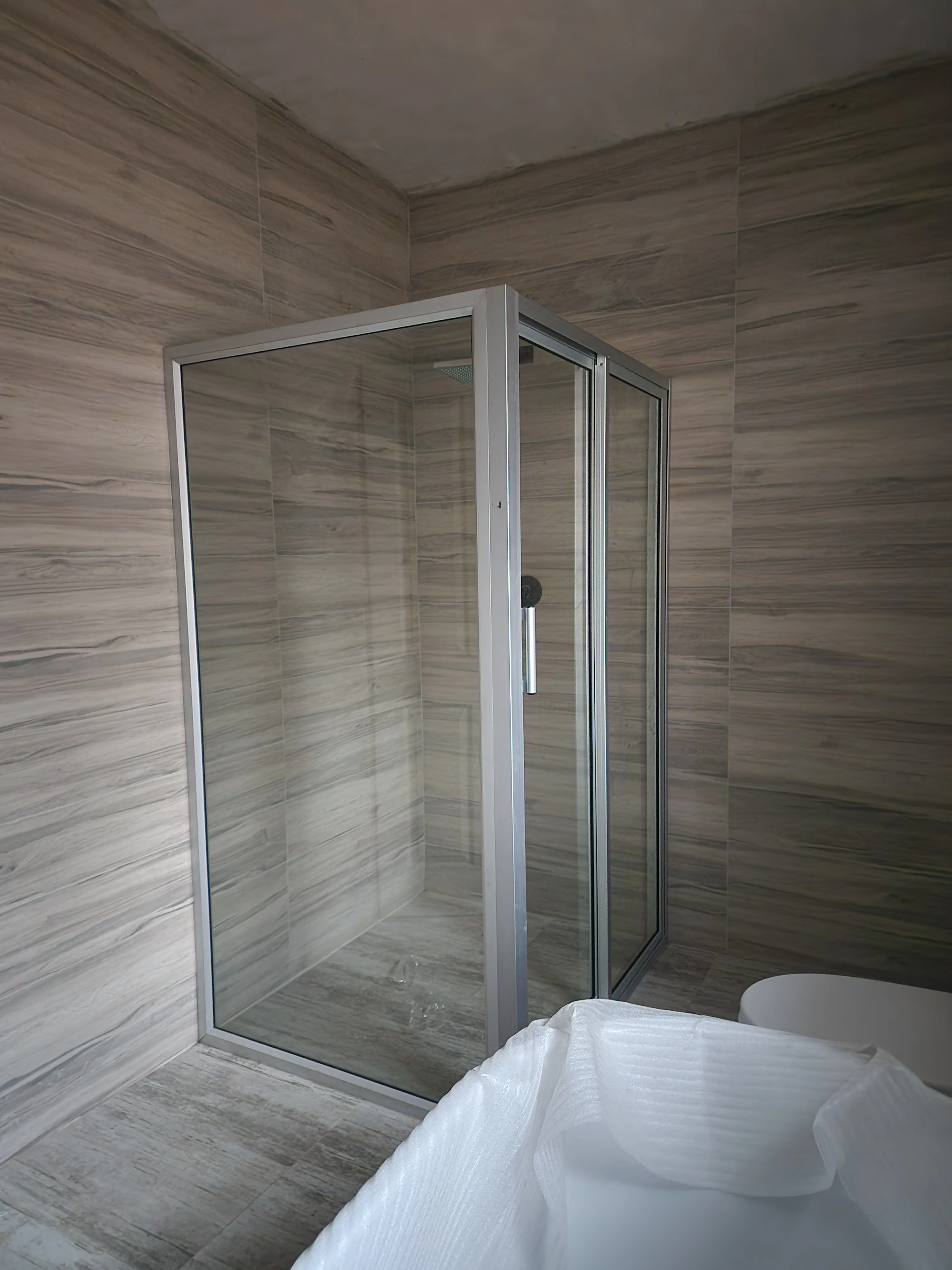 900 x 900 Shower Cubicles
